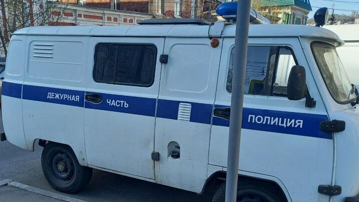 Саратовский хулиган напал на полицейского в дежурной части