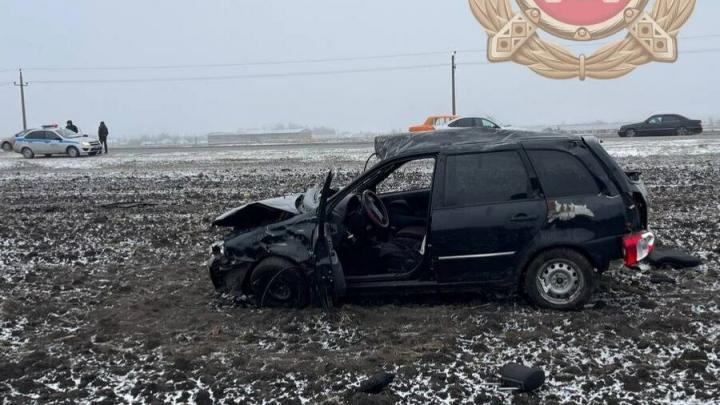Молодежь пострадала в перевернувшейся 