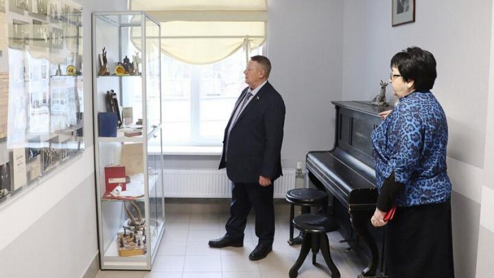 Николай Панков пригласил юных художников на фестиваль «Хвалынские этюды»
