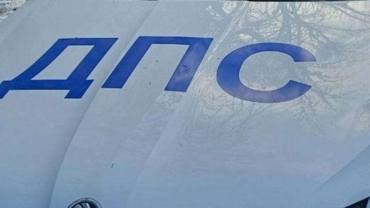 Житель Энгельса без прав попал в ДТП и «выронил» из салона пассажира