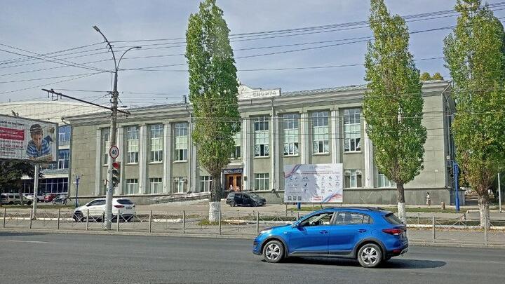 В саратовском Дворце спорта отремонтируют пожарную сигнализацию и систему оповещения