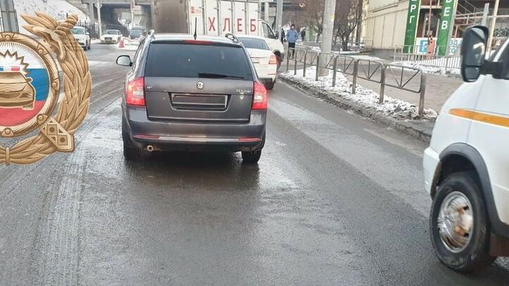 У стадиона 