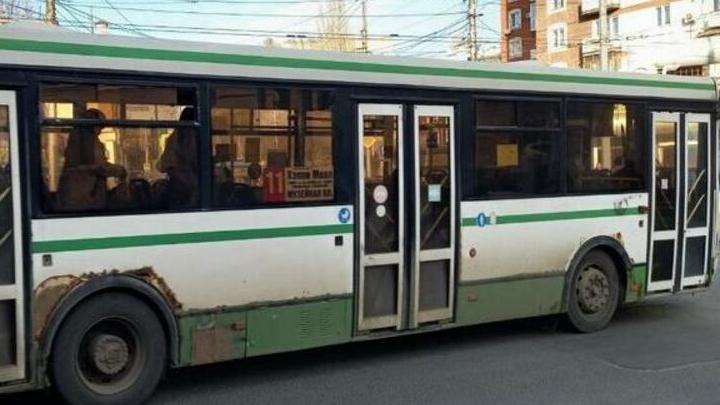 В Саратове временно изменится схема движения двух автобусных маршрутов