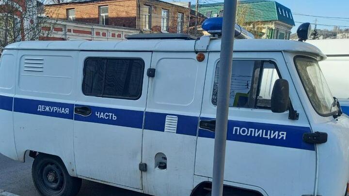 В Энгельсе рецидивист украл фитнес-браслет со склада маркетплейса