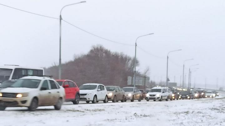 В Саратове обсудили проблемные участки дорог: район Алтынной горы, перегруженную Усть-Курдюмскую