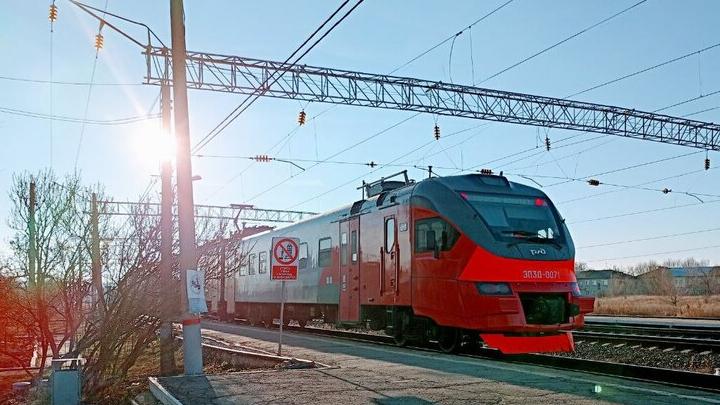 В саратовской электричке провели игру ко Дню защитника Отечества