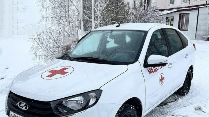 В Татищевскую райбольницу поступил новый автомобиль по нацпроекту «Здравоохранение»