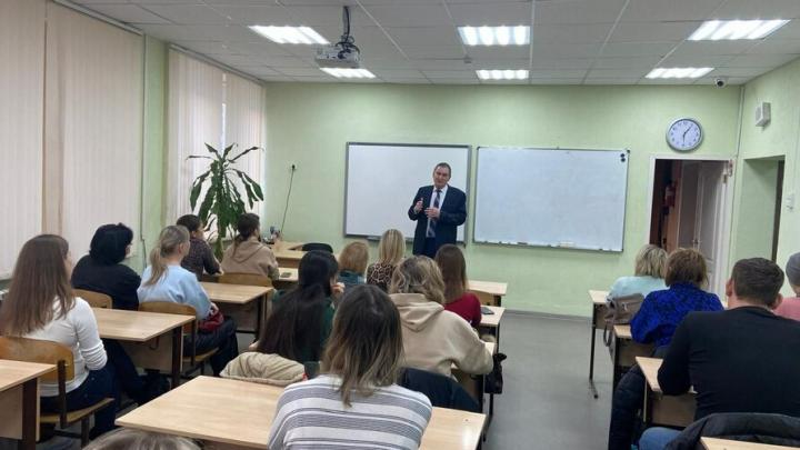В саратовской гимназии прошел профориентационный урок
