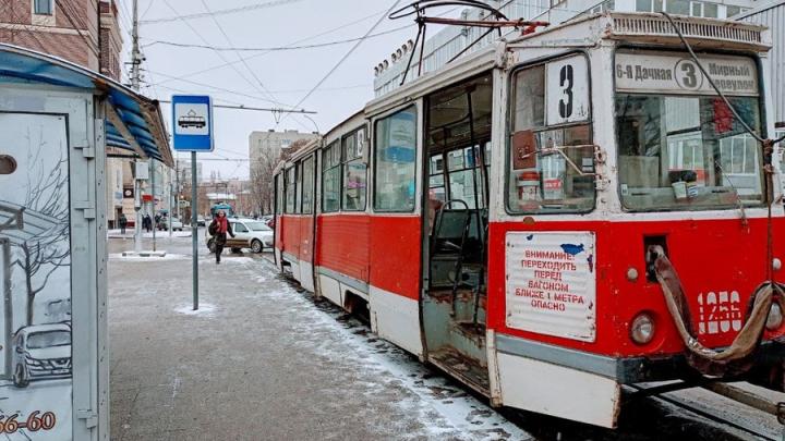 В Саратове оставшиеся трамваи все больше останавливаются из-за поломок