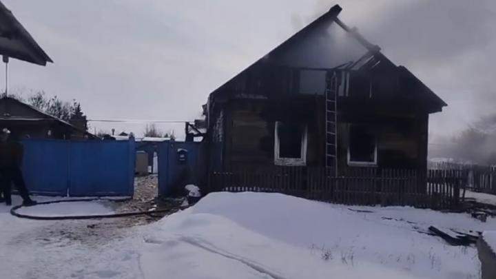 На пожаре в Энгельсском районе нашли погибшую женщину