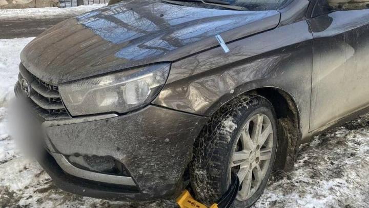 Саратовчанка едва не лишилась машины из-за долгов по штрафам