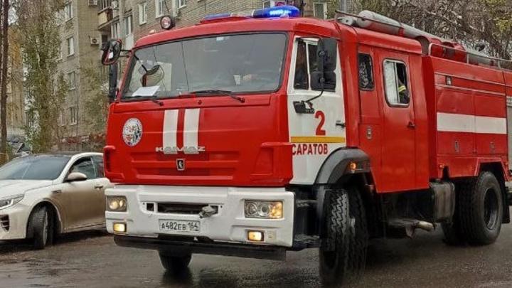 На 2-й Дачной в Саратове ночью горела комната в пятиэтажке