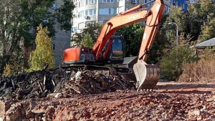 В Саратове два дома снесут, два отремонтируют