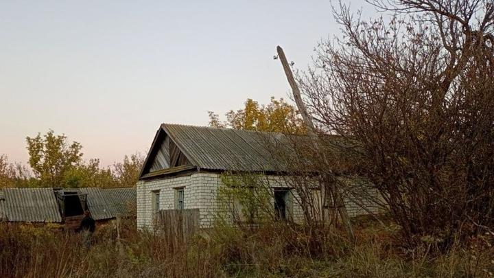 В саратовской Поливановке горит дача