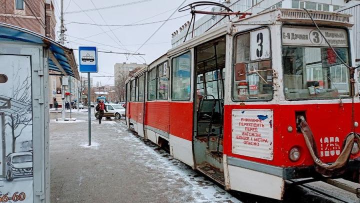 В Саратове на реконструкцию закрылся самый протяженный и востребованный трамвайный маршрут