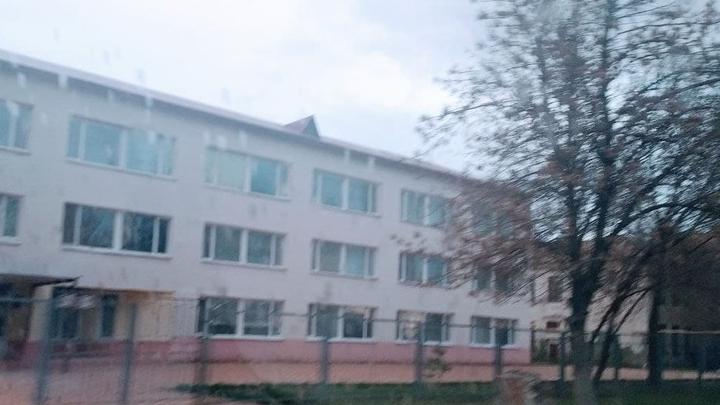 В Саратовской области из-за ОРВИ все еще закрыты 10 детсадов и 61 школа