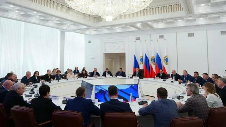 Встреча депутатов Саратовской областной Думы с губернатором: мнения представителей партий