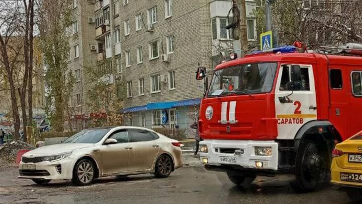 В Саратове горела столярная мастерская