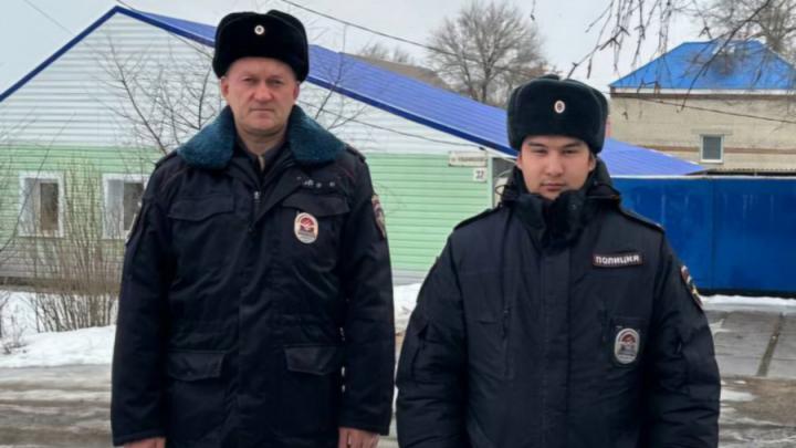 В Озинках мужчина избил и ограбил пенсионера
