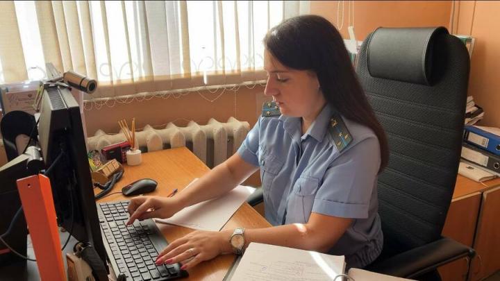 После ареста смартфонов жительница Энгельса погасила долги по налогам