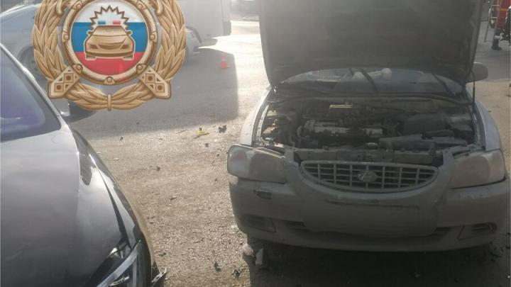 Два мальчика и женщина пострадали в ДТП с иномарками в Энгельсе
