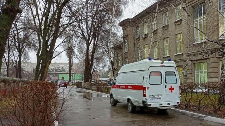 В Саратове пожилой водитель на иномарке сбил женщину 