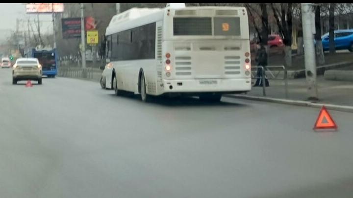 На Улешах в Саратове автобус попал в аварию