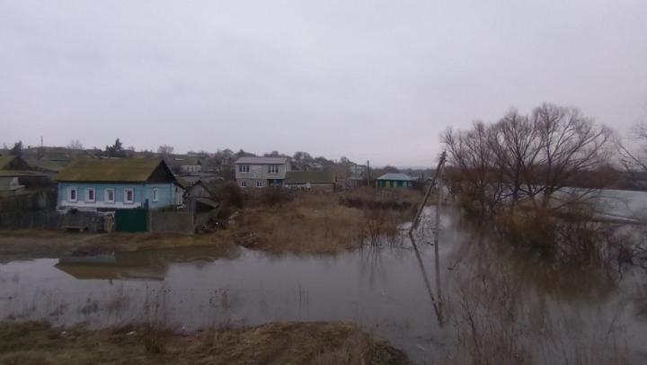 В Саратовской области остаются подтопленными 2 моста и 2 плотины