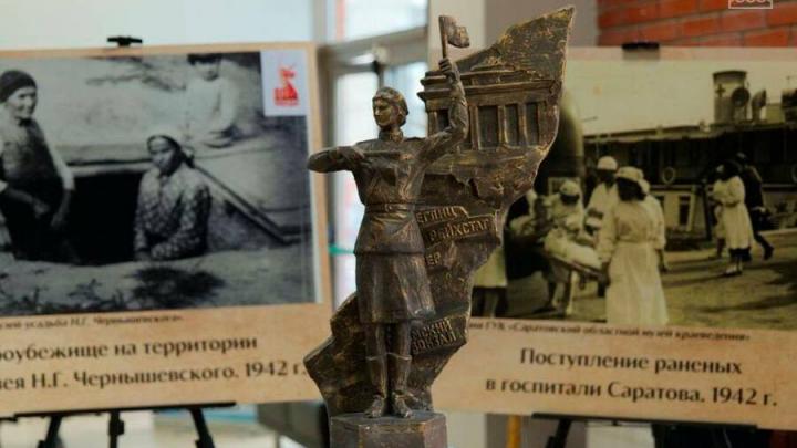 В Саратове презентовали макет памятника легендарной регулировщице Марии Лиманской