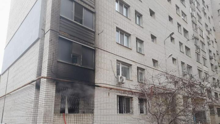 Мужчина получил ожоги на пожаре в энгельсской десятиэтажке
