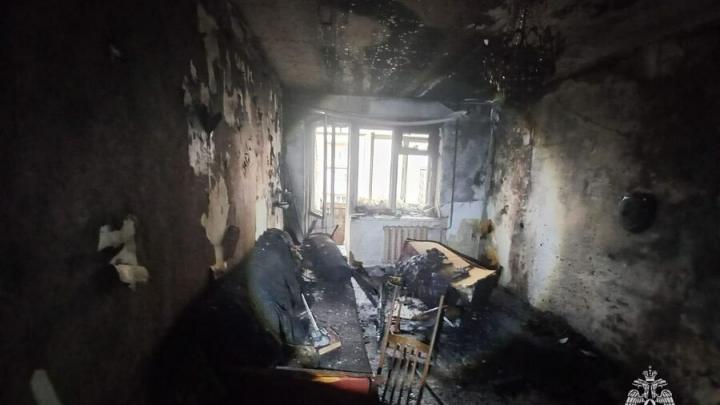 11 жильцов спасли на пожаре в Энгельсе