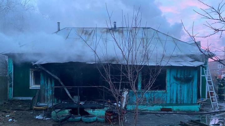 На пожаре в Красном Куте погибла женщина и пострадал мужчина