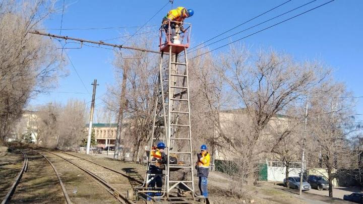 Реконструкция «тройки» в Саратове: рабочие демонтировали больше половины трамвайных путей