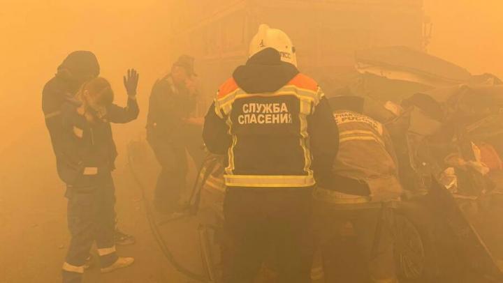 Из-за дыма в Балаковском районе ограничили движение на пятикилометровом участке дороги