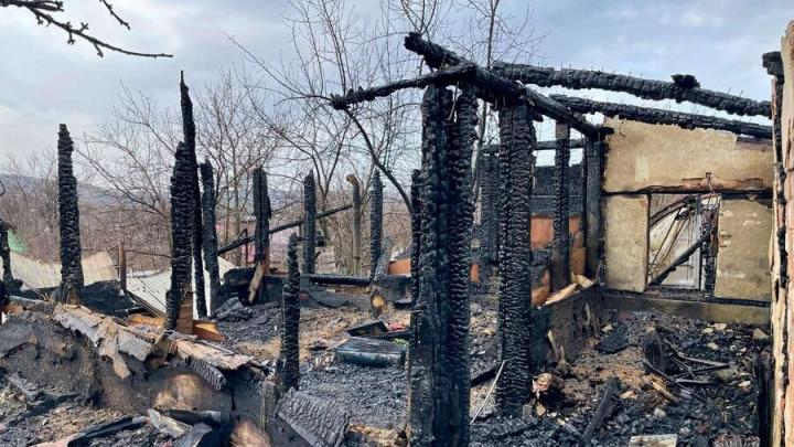 В огне на саратовской даче погиб мужчина