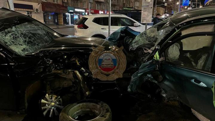 Оба водителя пострадали в ночном ДТП в центре Саратова