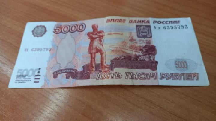 51 процент саратовцев никогда не брали денег в долг