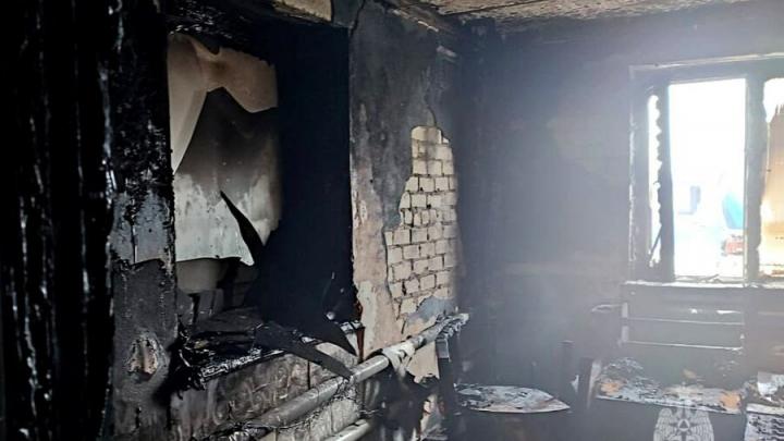 В саратовском селе горел двухквартирный дом