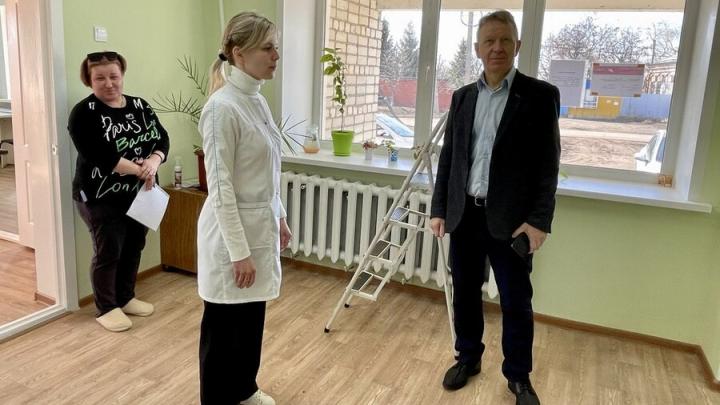 В Балаково в рамках нацпроекта ремонтируют два медучреждения