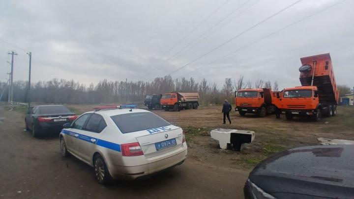 В Энгельсе за парковку на газонах оштрафованы шесть автомобилистов