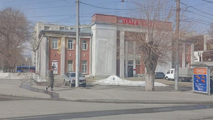 В Саратове оснастят техникой три муниципальных театра