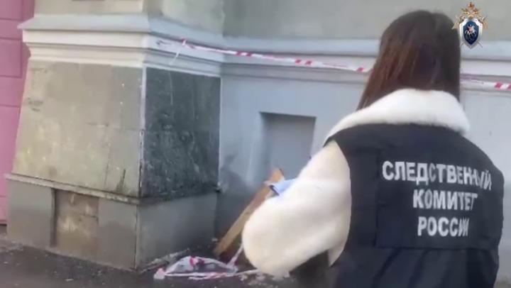 Падение льда на саратовчанку: возбуждено уголовное дело