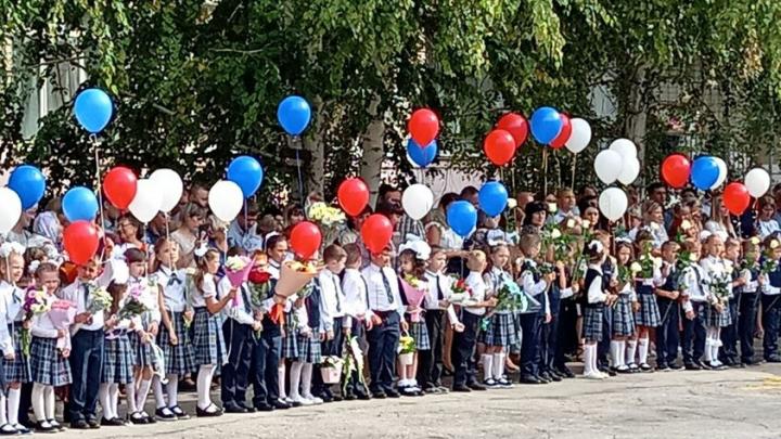 Выпускники саратовской школы № 2 встретят последний звонок в родных стенах
