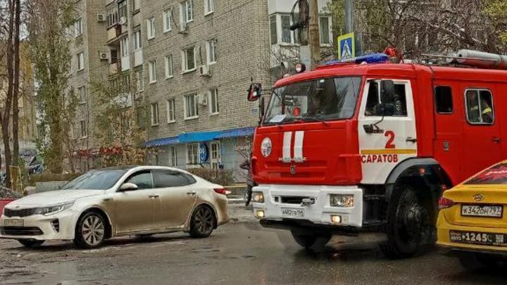 В Саратове горел двухэтажный дом в Смурском переулке