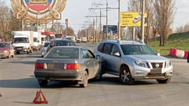 В Балакове в ДТП с иномарками пострадала женщина
