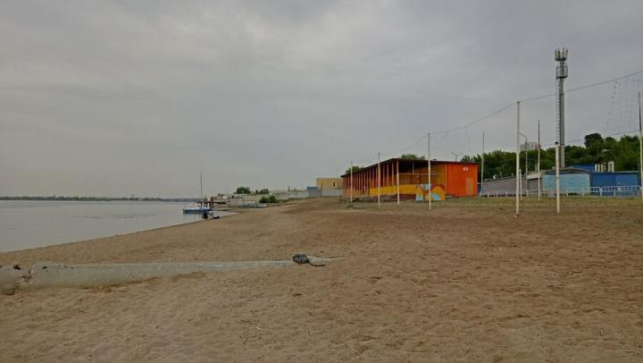 Около пляжа в Затоне отремонтируют тротуар и поставят ограждения
