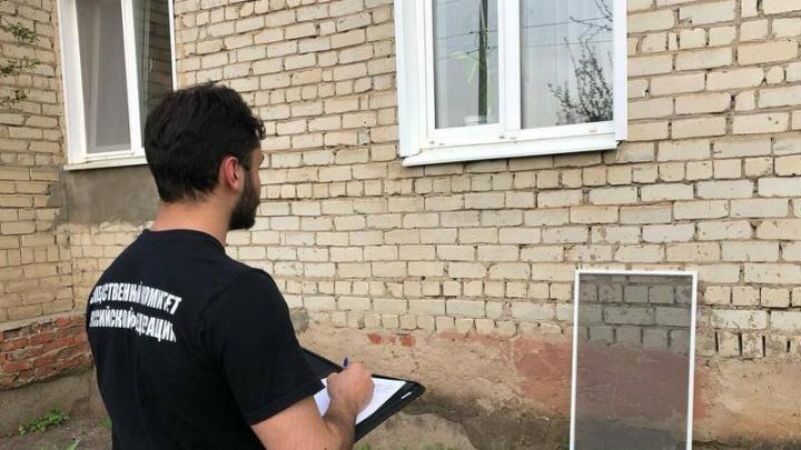 В Марксе из окна многоэтажки выпал ребенок