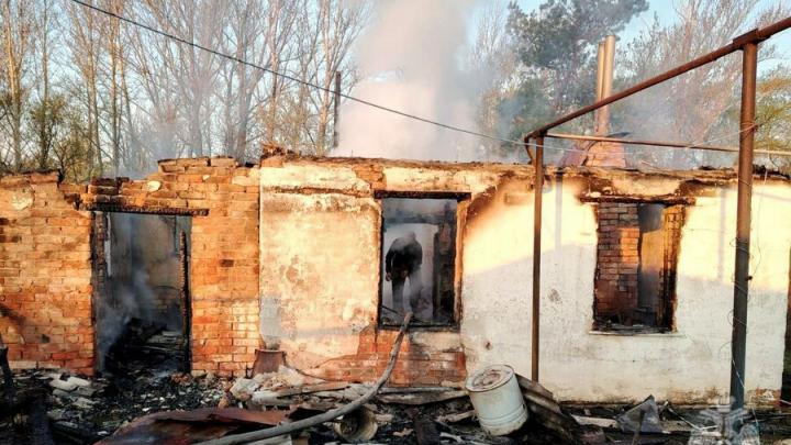 На пожаре в Пугачёвском районе погиб мужчина