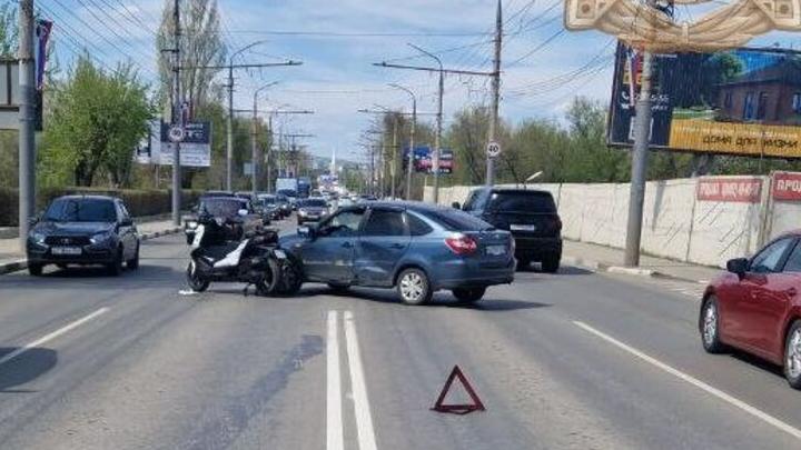 Водитель мотоцикла оказалась в больнице после ДТП с 