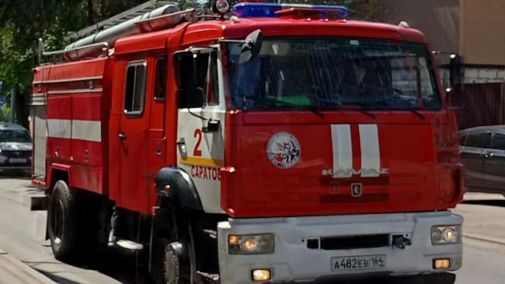 14 жильцов эвакуировали из задымленной девятиэтажки в Саратове